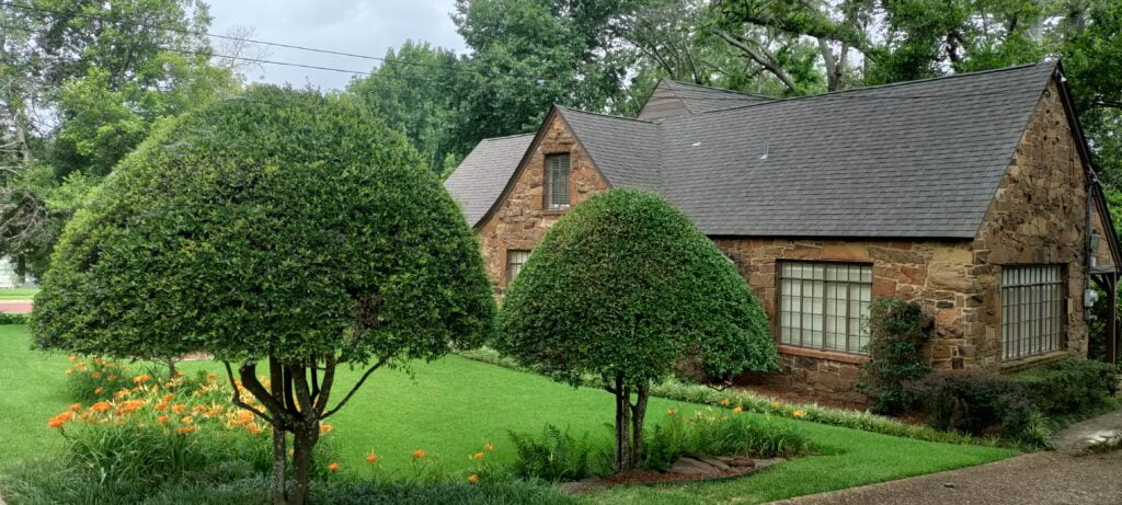 Roofer in Conroe 77385